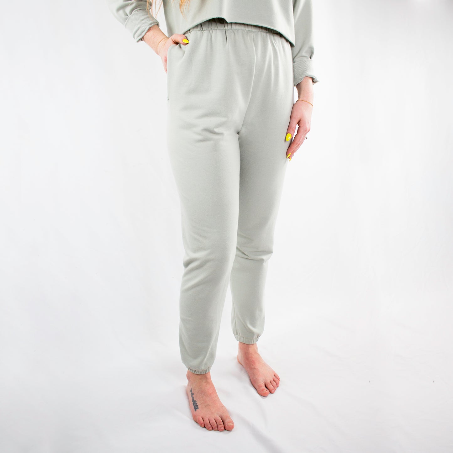 women's sweatpants.