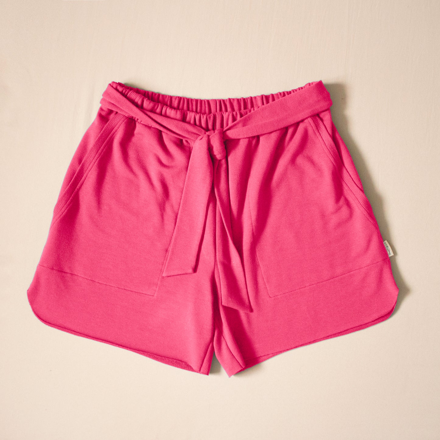 hum x honey women's tie short - flamingo.